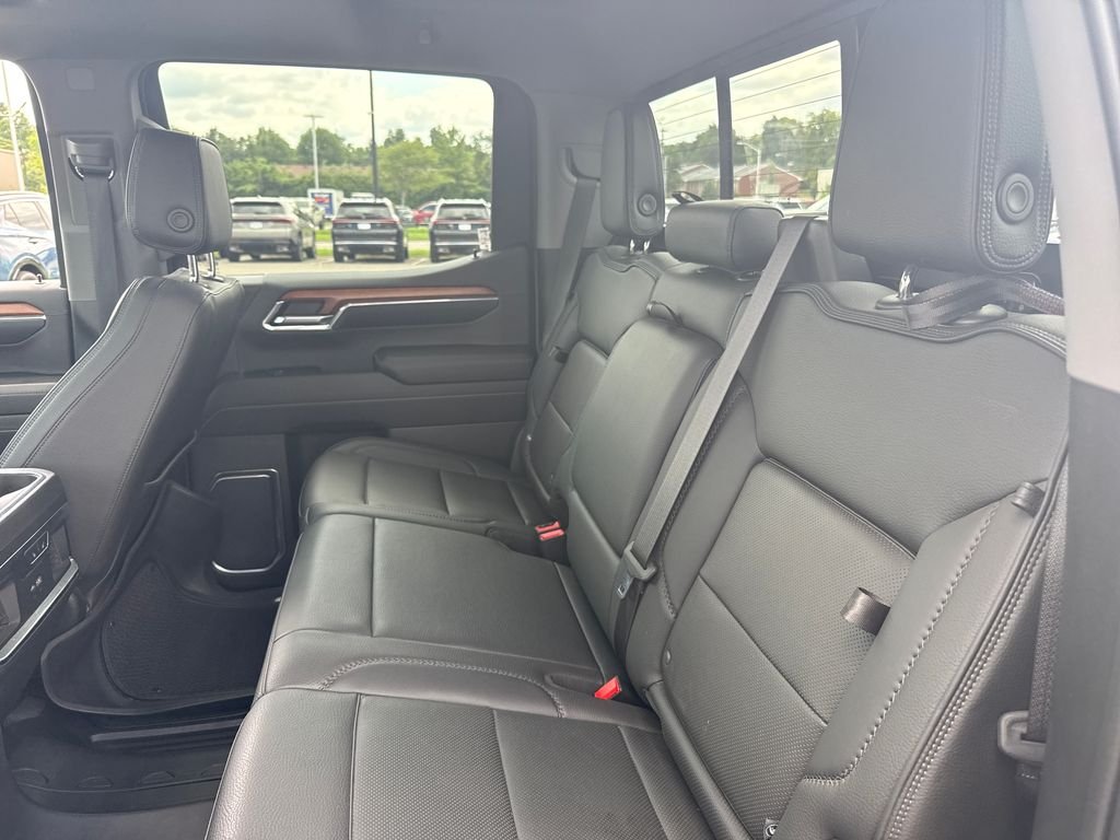 Used 2022 Silver GMC Denali image 14