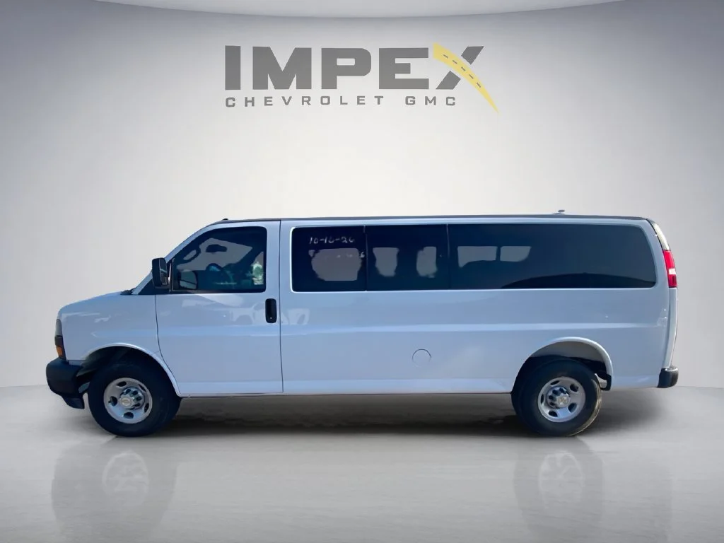 Used 2025 Summit White Chevrolet 1LS image 2