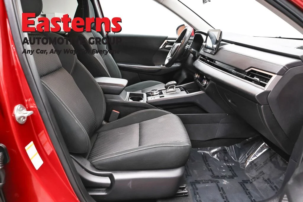 Used 2024 Red Mitsubishi ES image 23