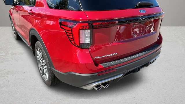 Used 2025 Red Ford Platinum image 40