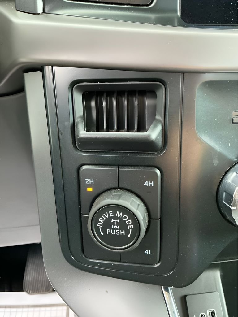 Used 2025 Gray Ford XLT image 23