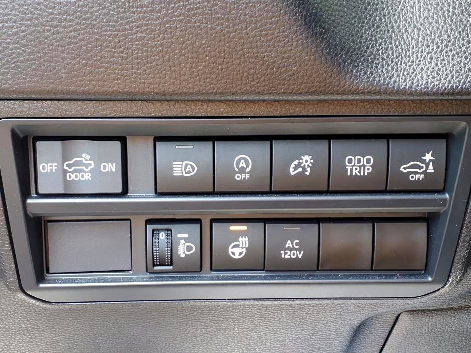 Used 2025 Ice Cap Toyota SR5 image 25