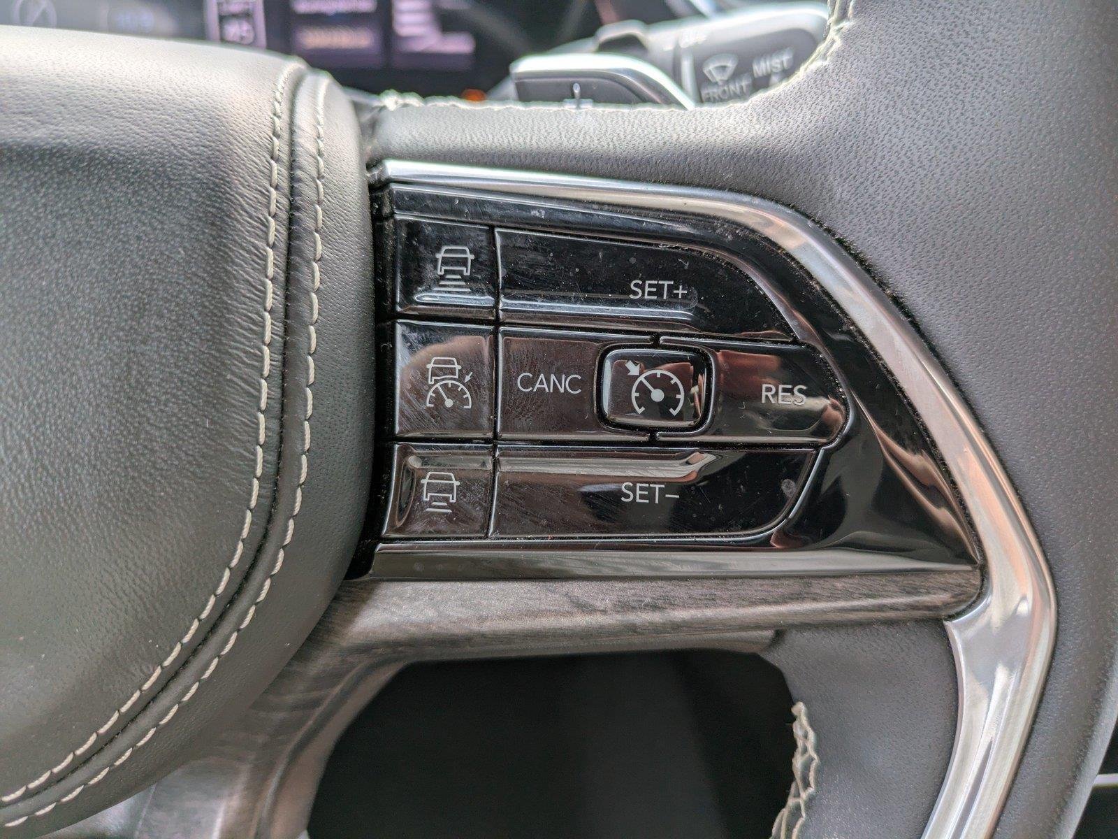 Used 2023 Diamond Black Crystal Pearlcoat Jeep Overland image 27
