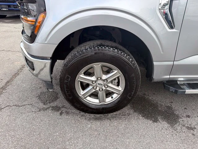 Used 2024  Ford XLT image 13