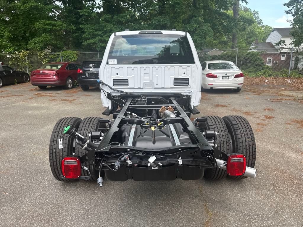 2025 Ford F-350 Super Duty Chassis Cab XL
