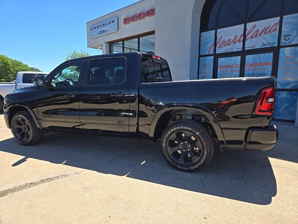 New 2026 Diamond Black Crystal Pearl-Coat Exterior Paint RAM Big Horn/Lone Star image 6