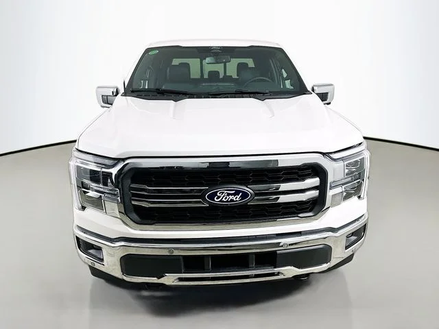 New 2026 Star White Metallic Tri-Coat Ford Lariat image 2