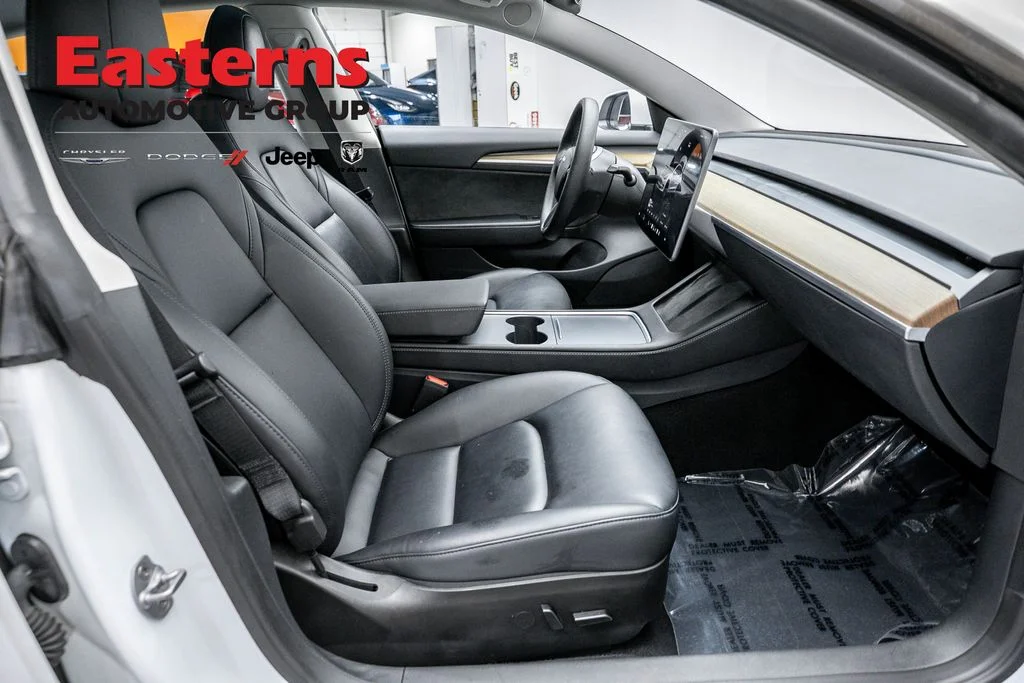 Used 2023 White Tesla Base image 18