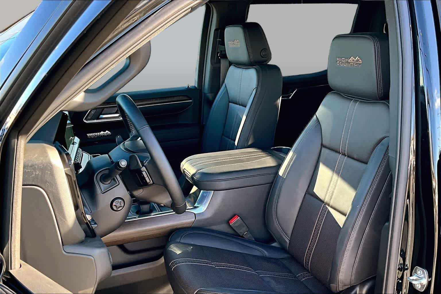 2025 Chevrolet Silverado 1500 High Country - Photo 11