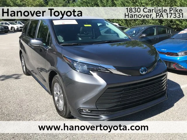 2025 Toyota Sienna XLE