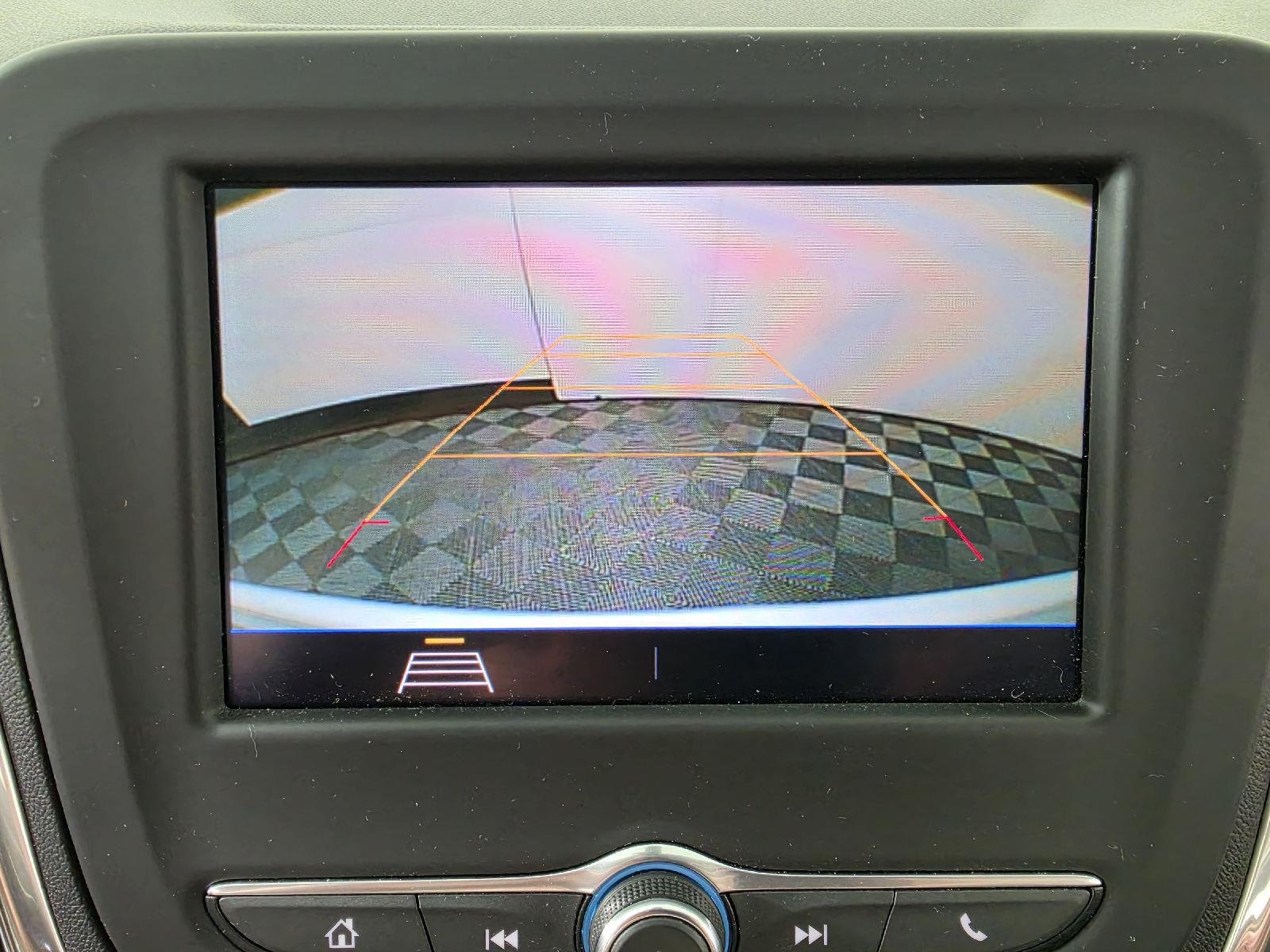 Used 2020 Silver Ice Metallic Chevrolet LT image 4