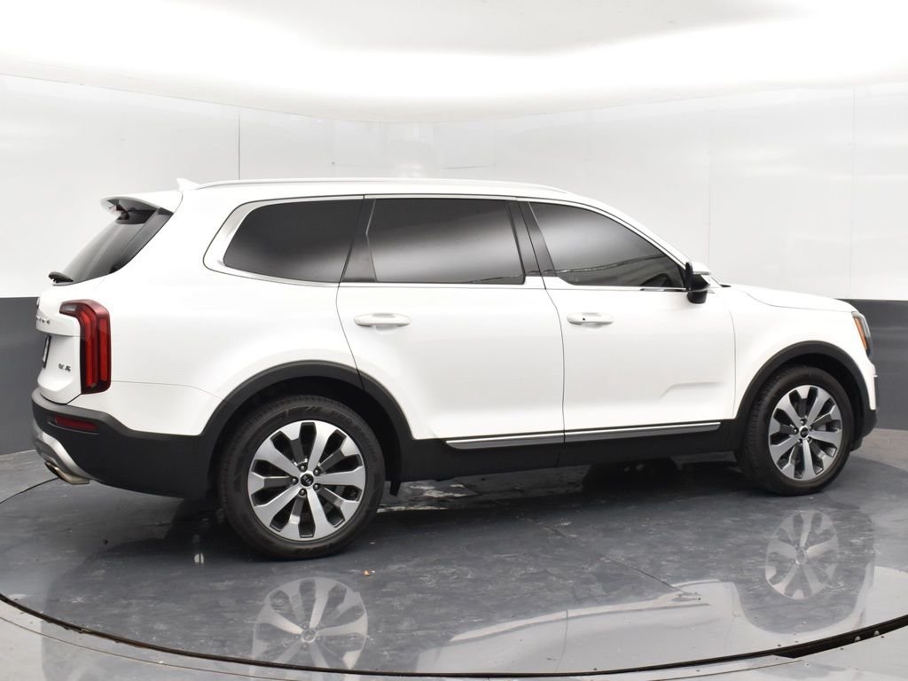 Used 2021 White Kia EX image 20