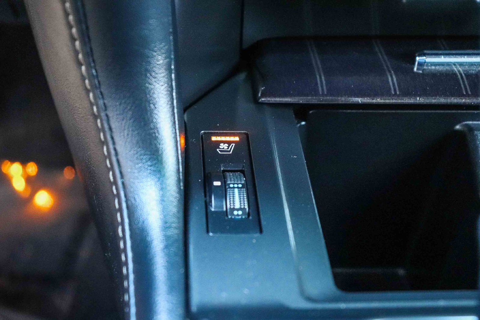 Certified Used 2023 Black Lexus 460 image 30