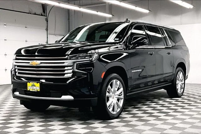 Used 2023 Black Chevrolet High Country image 12