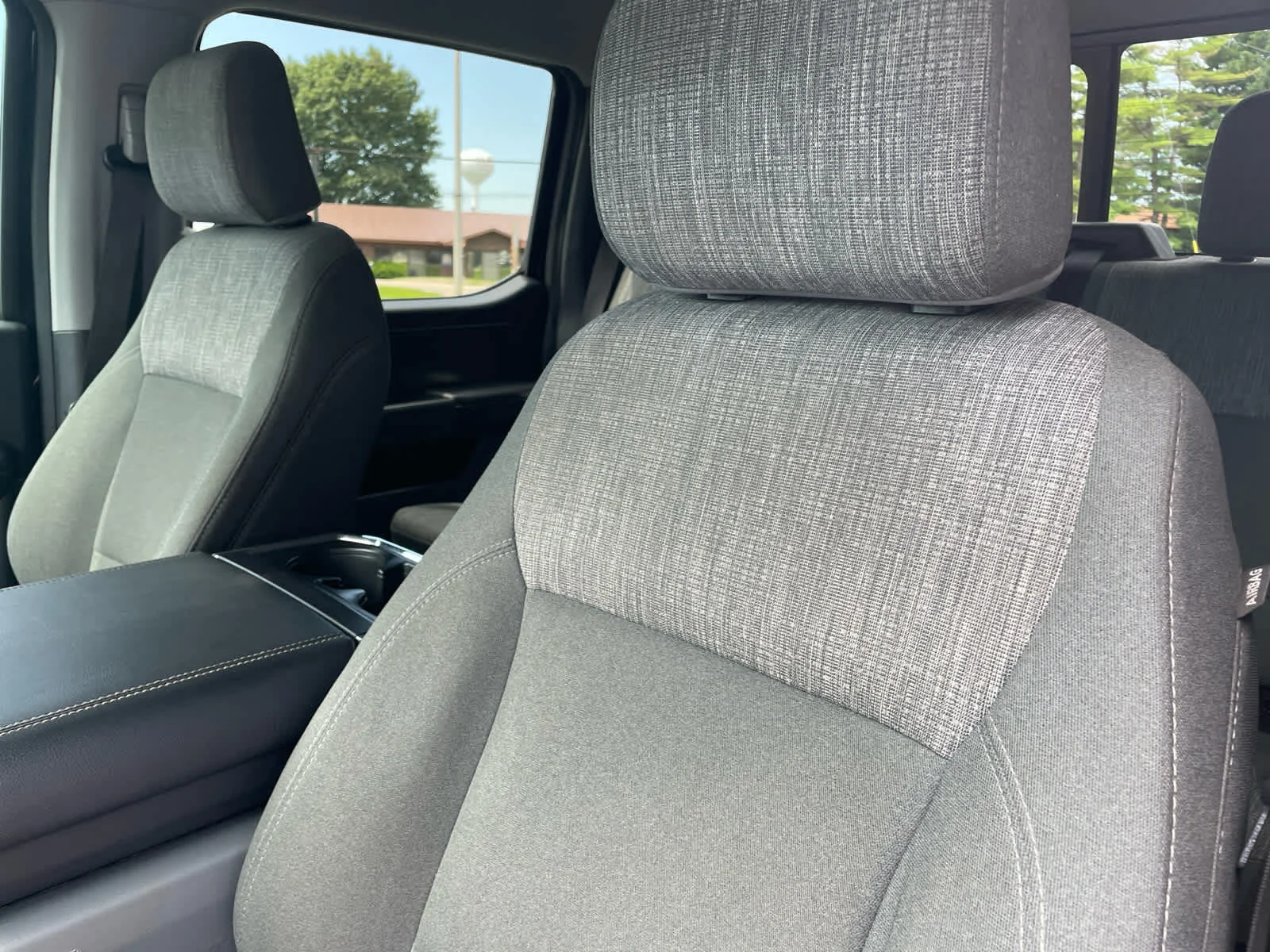 Used 2023 Agate Black Metallic Ford XLT image 13