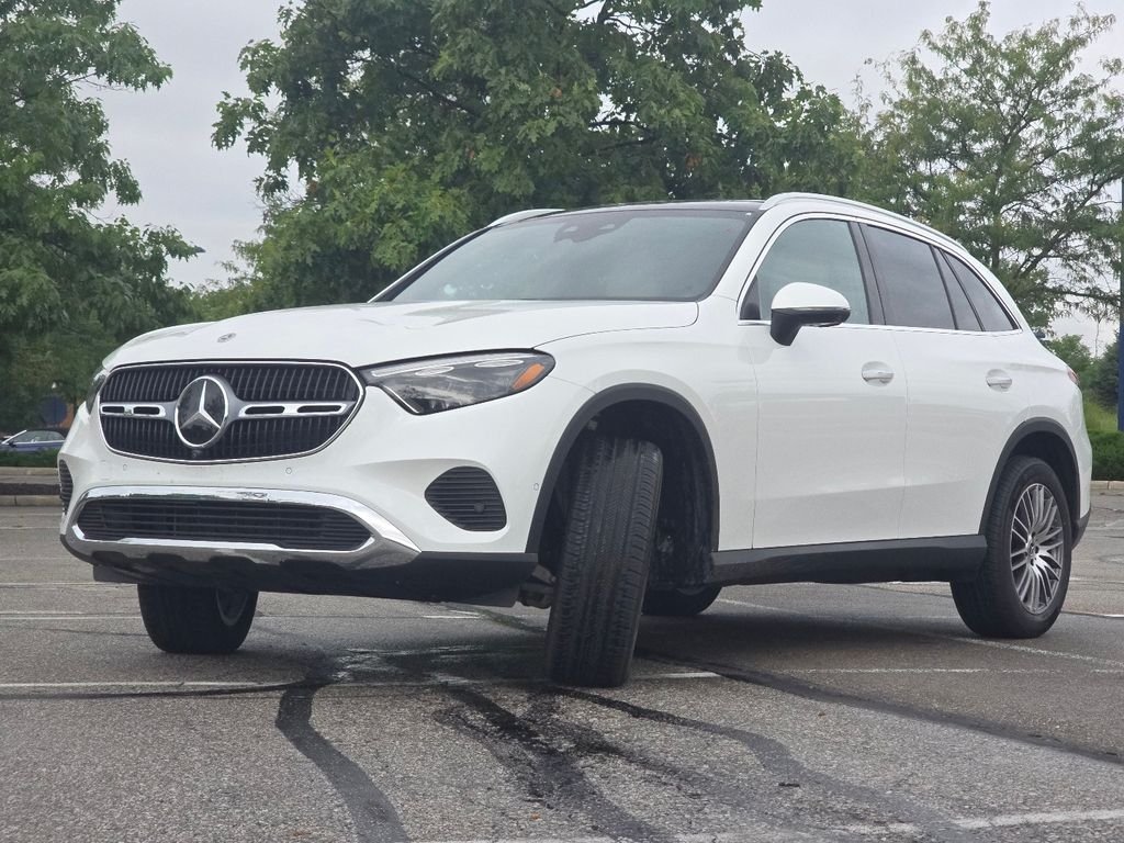 Certified Used 2026 Moonlight White Metallic Mercedes-Benz GLC 300 image 14