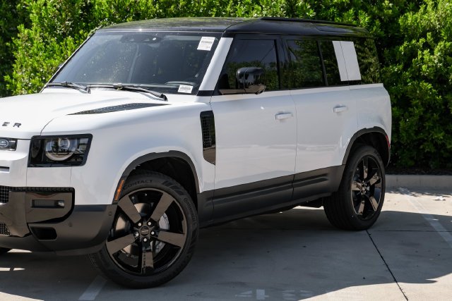 New 2026 White Land Rover S image 7