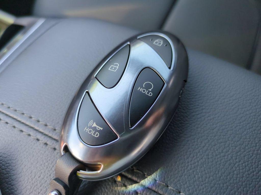New 2027 Black Hyundai SE FWD image 36