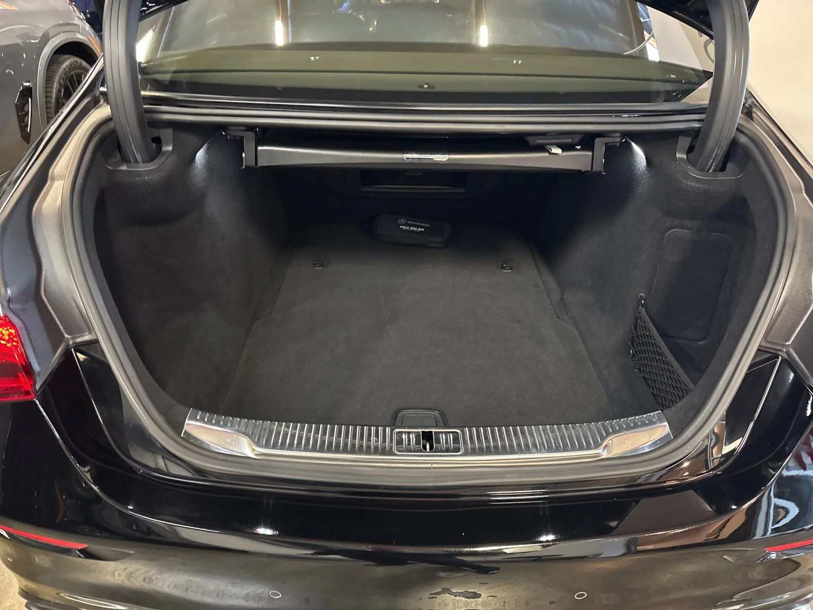 Used 2022 Black Mercedes-Benz S 580 image 29
