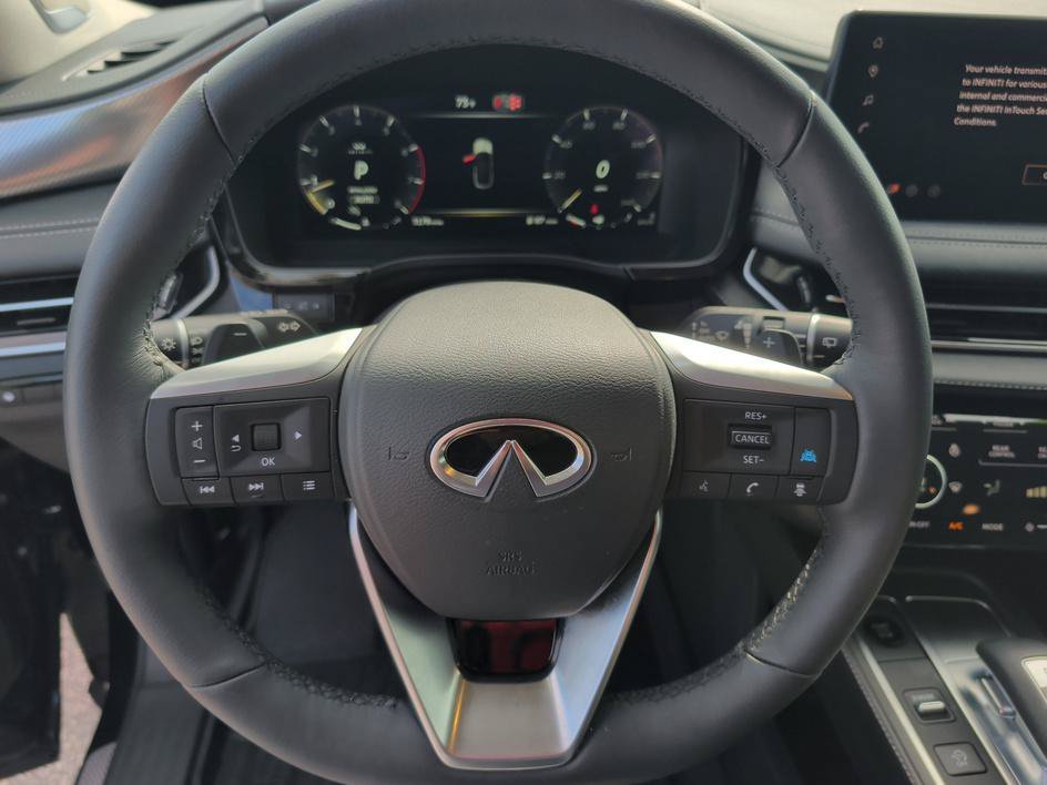 Certified Used 2026 Mineral Black INFINITI LUXE image 18