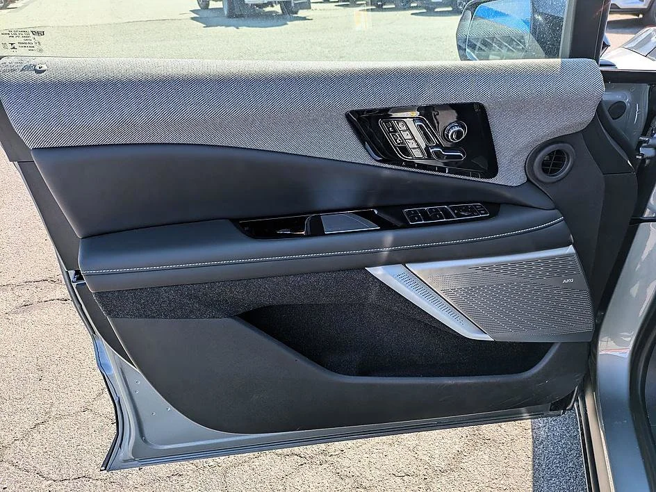 2026 Cadillac OPTIQ Sport - Photo 11