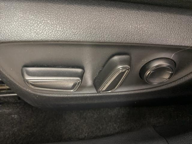 2020 Toyota RAV4 XLE - Photo 22