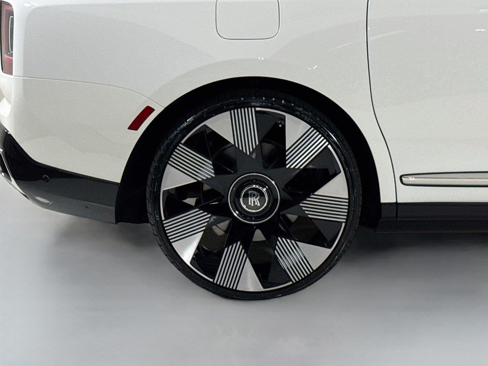Used 2025 English White Rolls-Royce 26