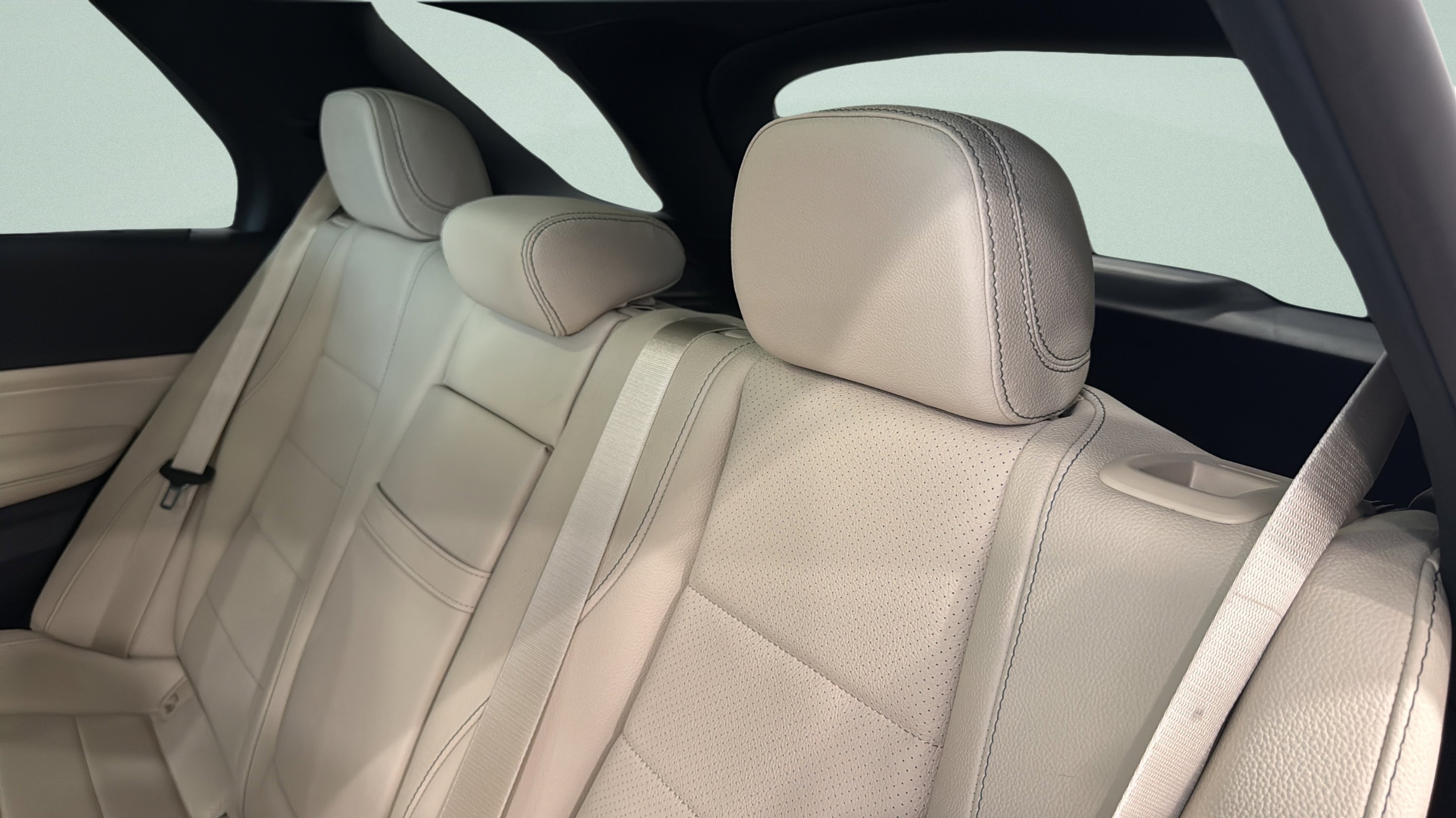 Certified Used 2023 MANUFAKTUR Diamond White Metallic Mercedes-Benz GLE 450 image 24