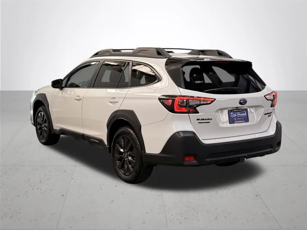 Used 2023 White Subaru Onyx Edition XT image 14