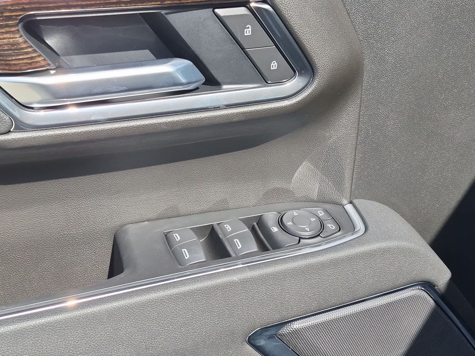 New 2026 Onyx Black GMC Elevation image 22