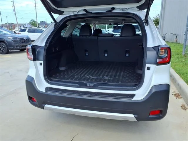 Used 2024 WHITE Subaru Limited image 18