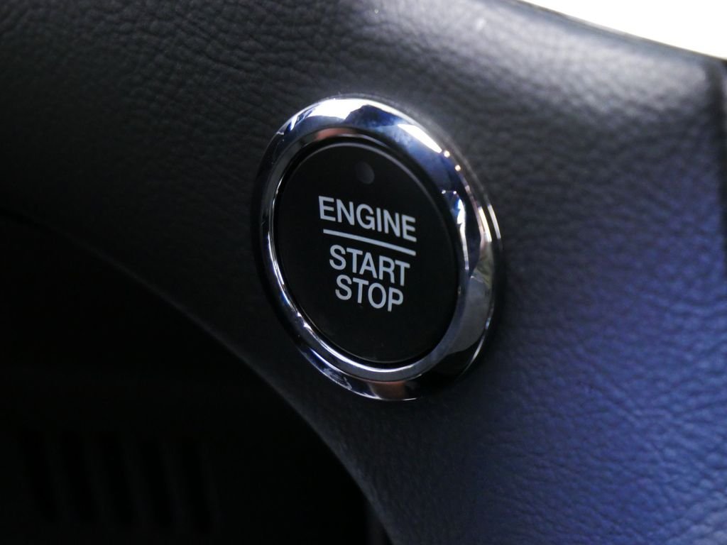 Used 2022 Gray Ford SEL image 21