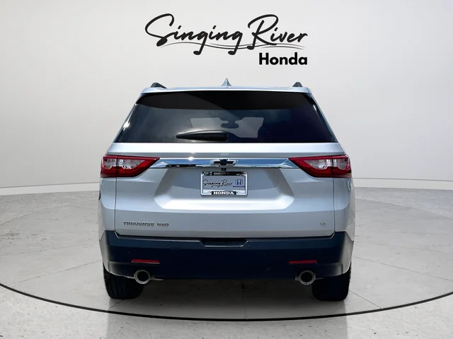 Used 2020 Silver Ice Metallic Chevrolet LT image 5