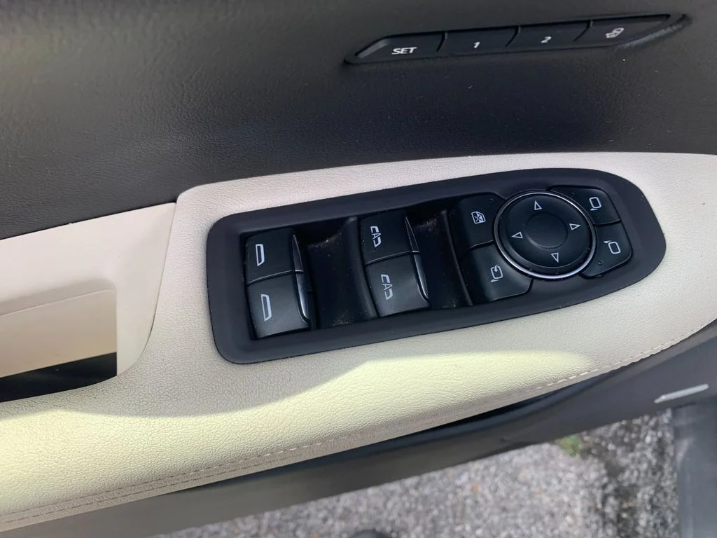 Used 2020 Gray Cadillac Sport image 13