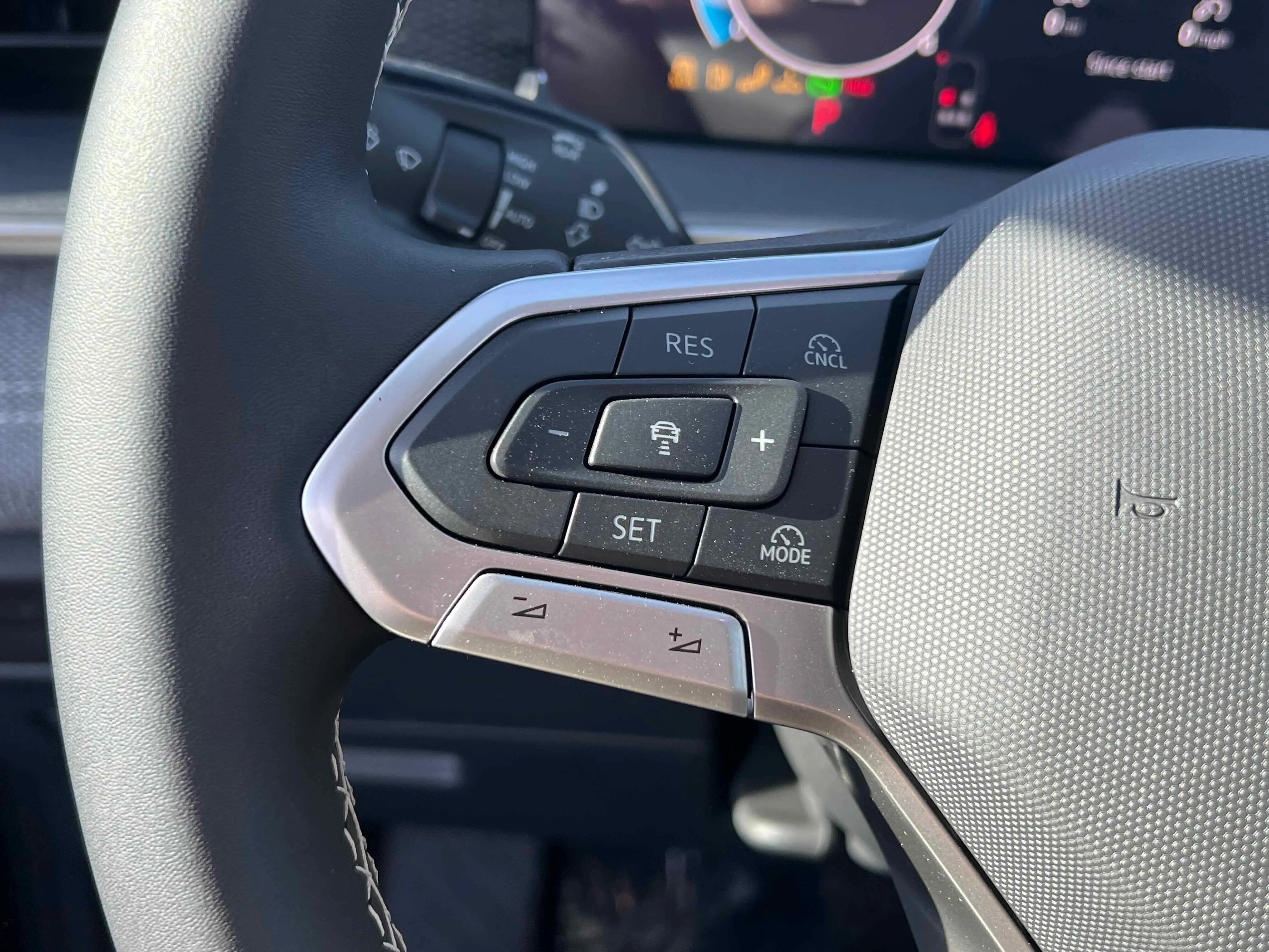 New 2026 Platinum Gray Volkswagen S image 31