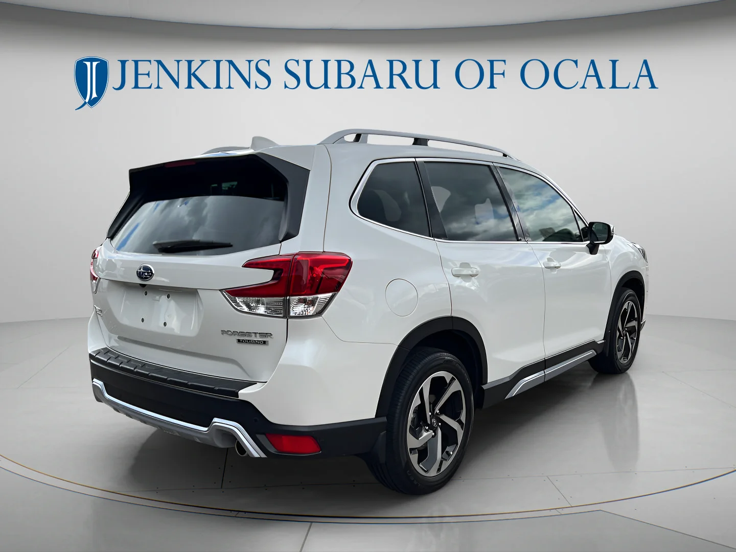 Used 2023 Crystal White Pearl Subaru Touring image 3