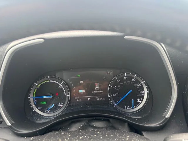 Used 2020 White Toyota XLE image 10