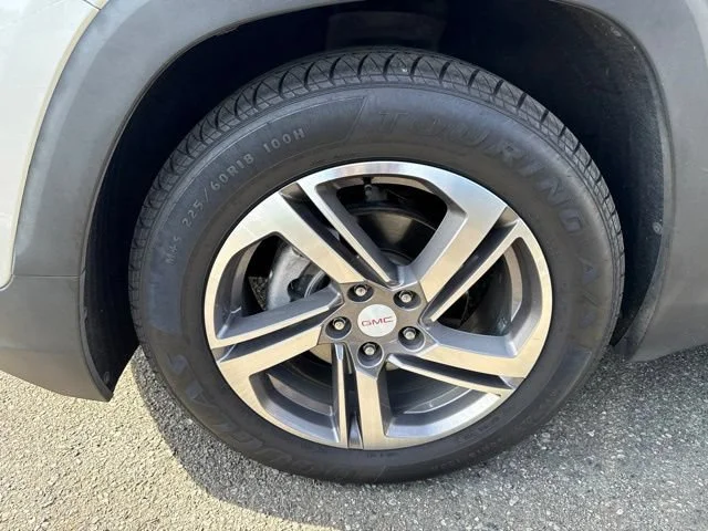 Used 2018 Quicksilver Metallic GMC SLT image 5