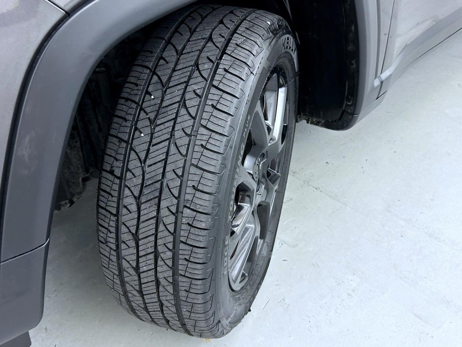 Certified Used 2022 Gray Jeep Latitude Lux image 24