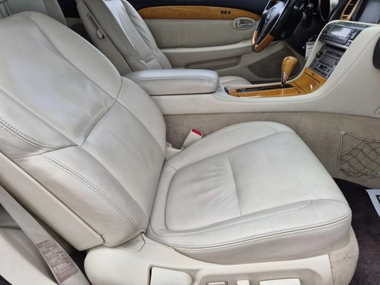 Used 2005 Red Lexus  image 18