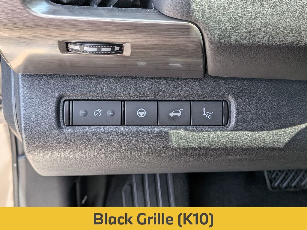 Used 2023 Black Nissan Platinum image 22