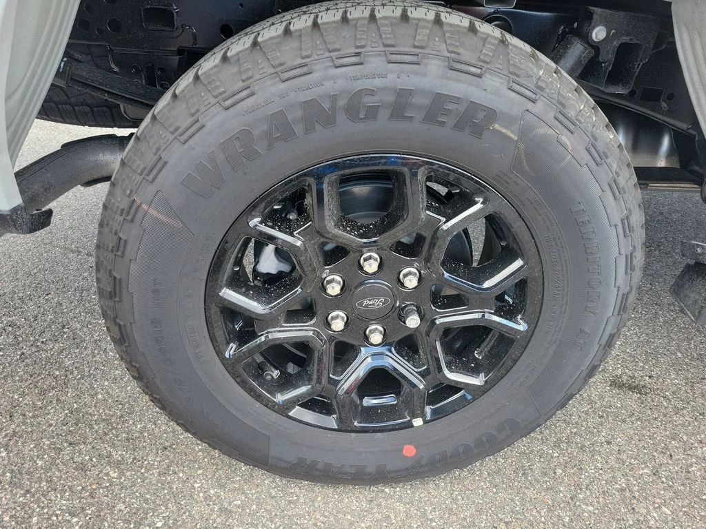 New 2026 Avalanche Ford XLT image 6