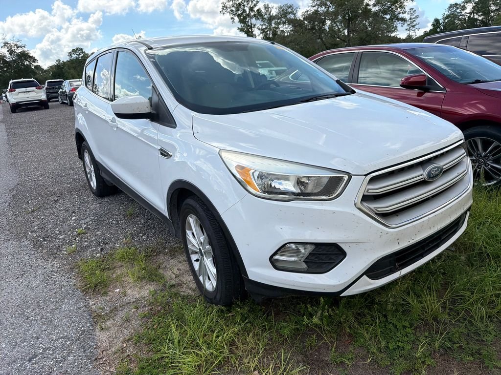 2019 Ford Escape SE's photo