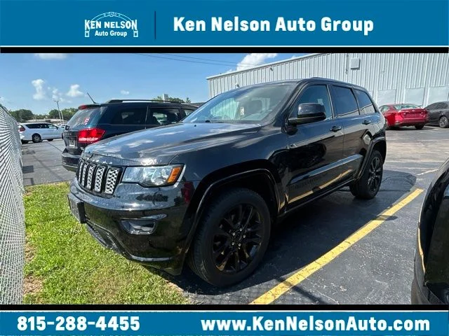 Used 2018 Black Jeep Altitude image 1