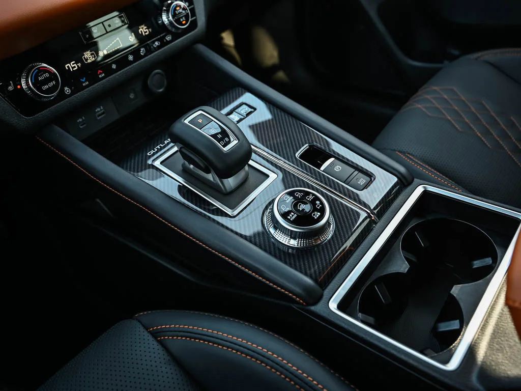 2025 Mitsubishi Outlander Plug-in Hybrid SEL - Photo 27