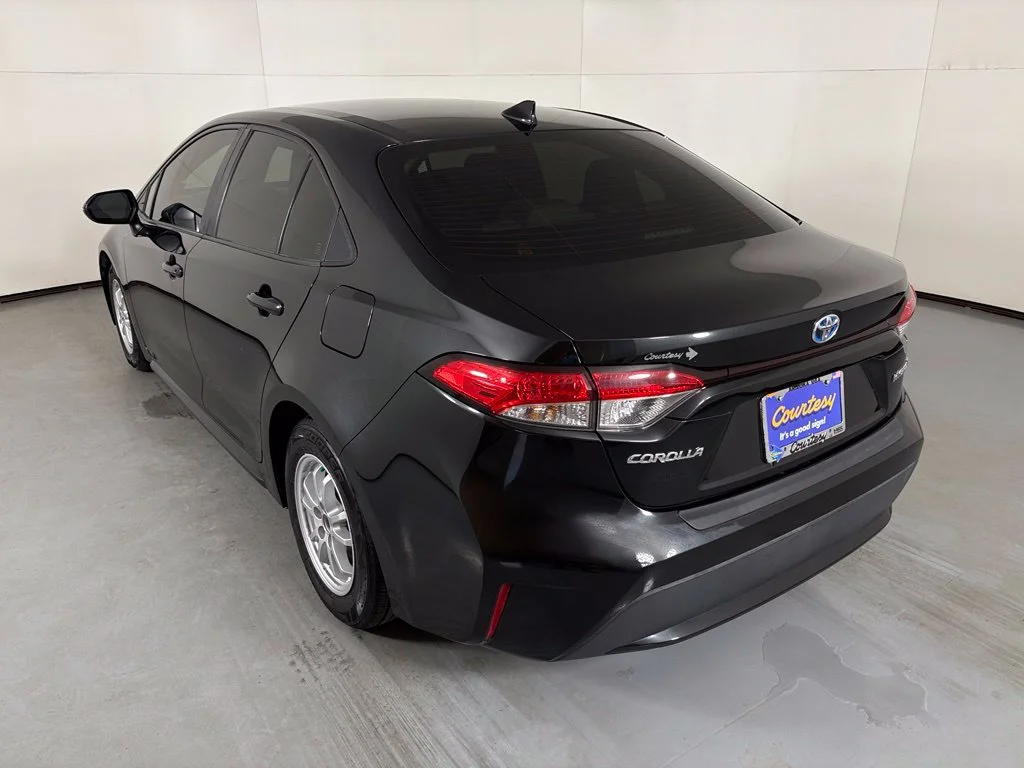 Used 2022 Black Toyota LE image 6