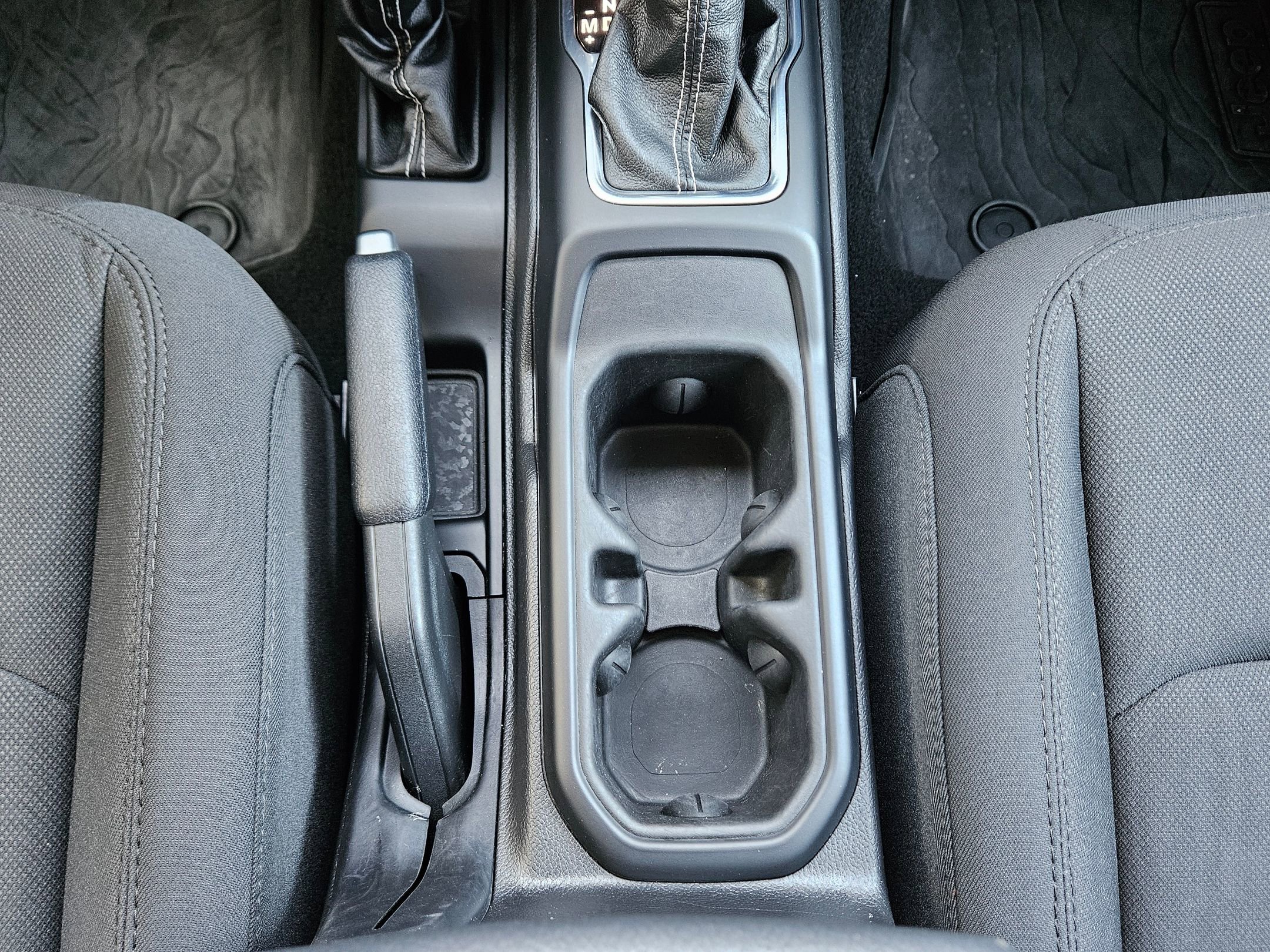 Used 2023 Black Clearcoat Jeep Overland image 12