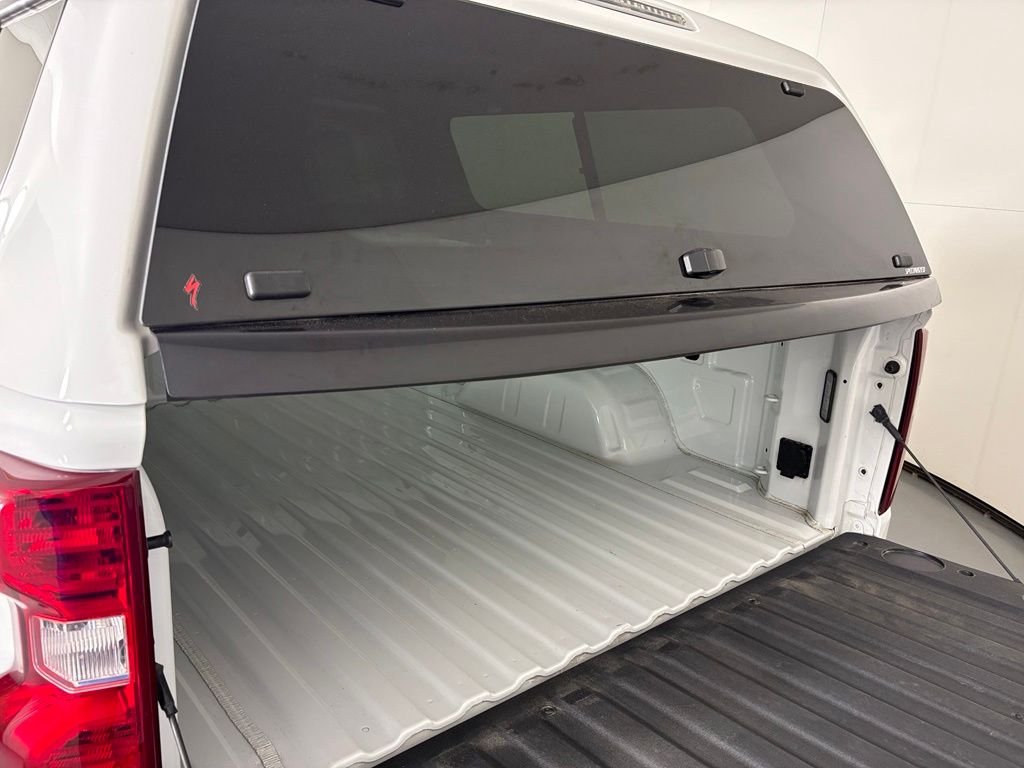 Used 2023 White Chevrolet Custom image 43