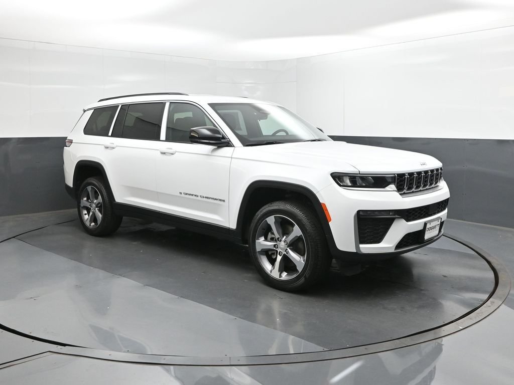 New 2026 Bright White Clear-Coat Exterior Paint Jeep Limited image 26
