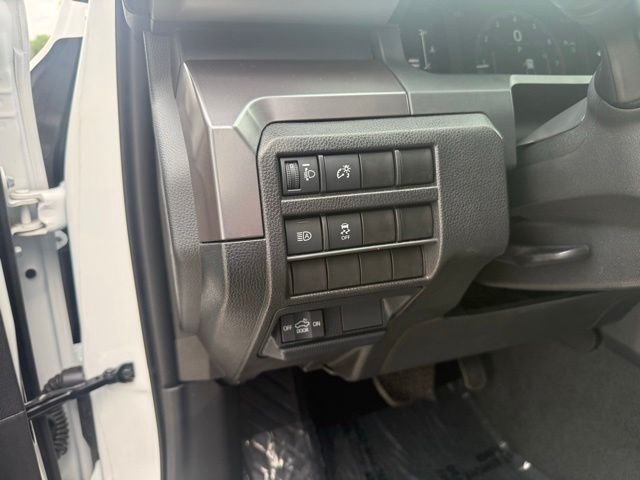 2025 Toyota Tacoma SR5 - Photo 13